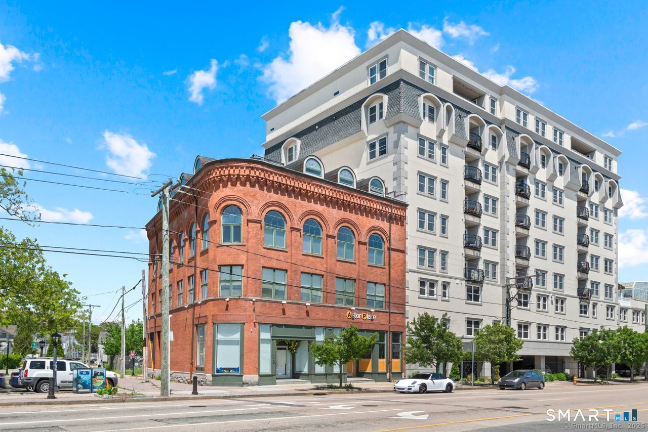 Property Photo: 461 Bank Street 402 CT 06320