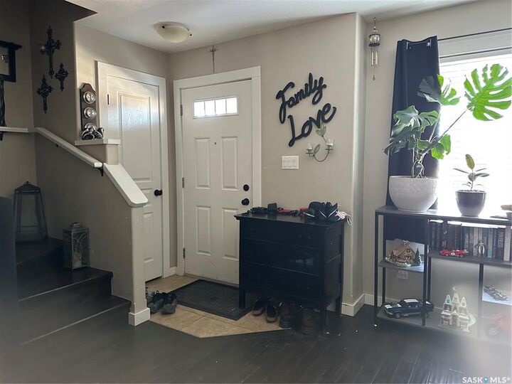 Property Photo:  880 5th Street 18  SK S4H 1A4 