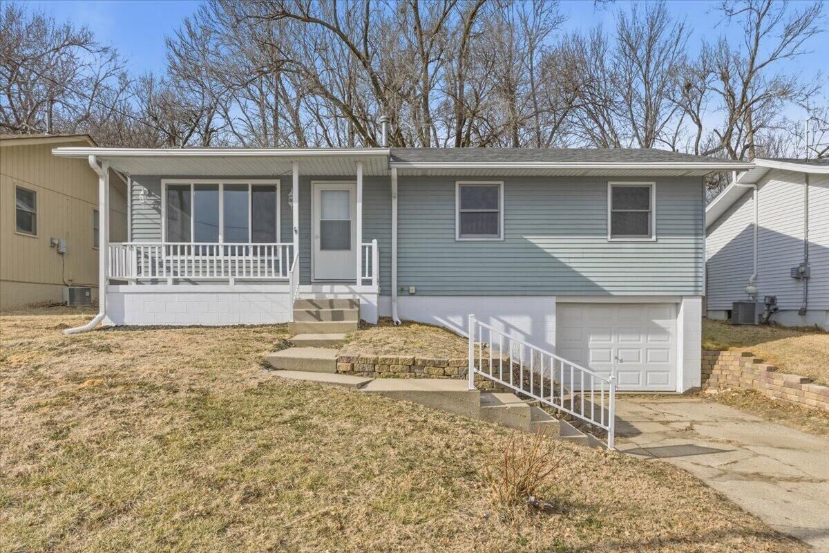 Property Photo: 208 Ebaugh Street IA 51534