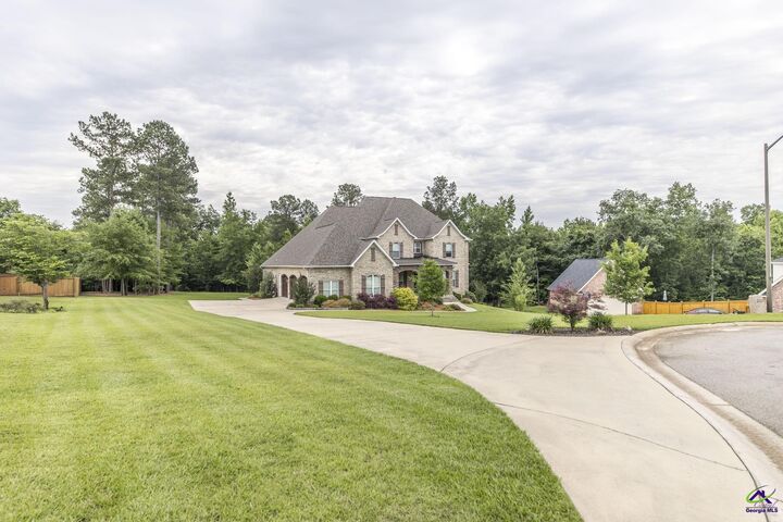 Property Photo:  223 Yale Circle  GA 31005 