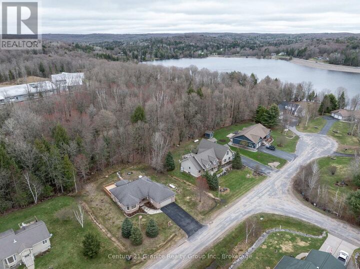 Property Photo:  117 Halbiem Crescent  ON K0M 1S0 