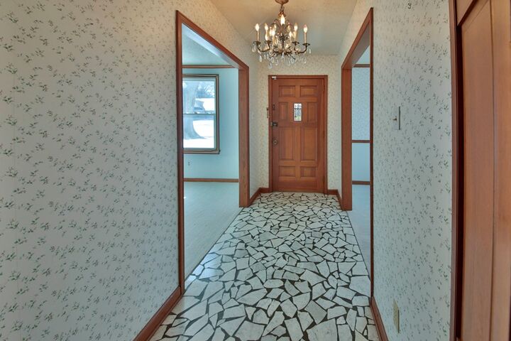 Property Photo:  