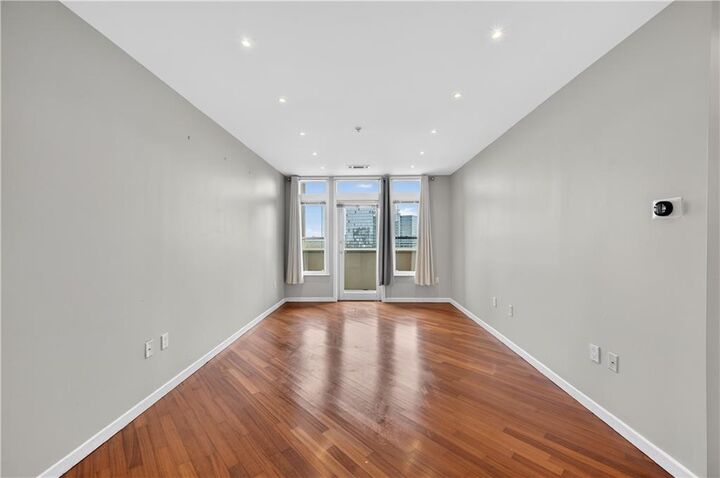 Property Photo:  3334 Peachtree Road NE 1410  GA 30326 