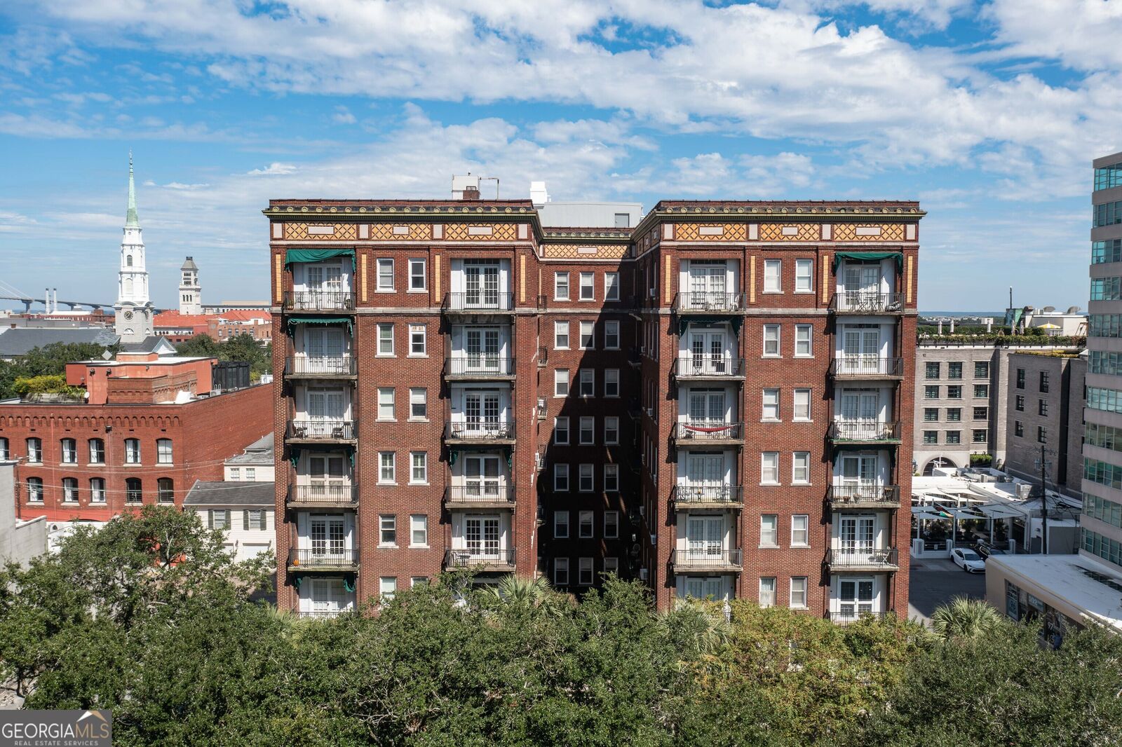 Property Photo:  24 E Liberty Street Apt 53  GA 31401 
