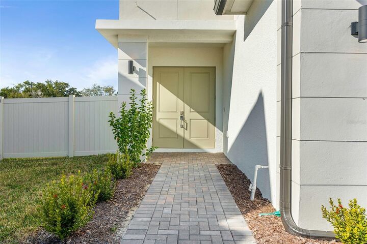 Property Photo: 8044 Gulfstream Court 14318 FL 34202