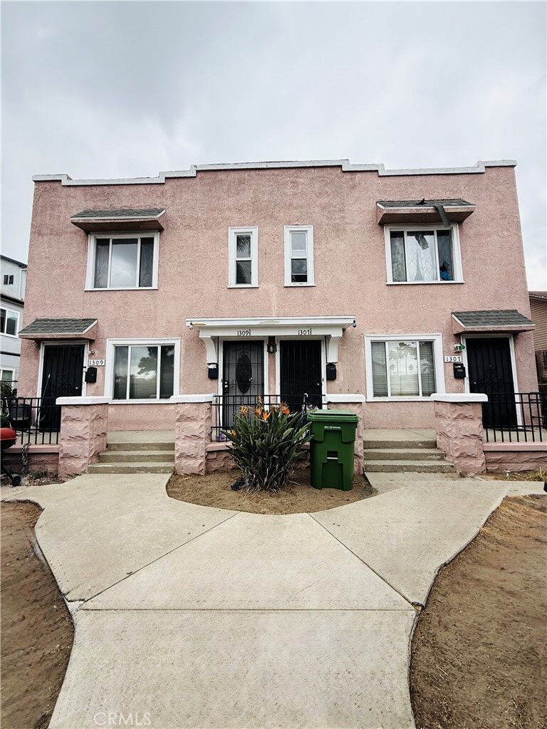 Property Photo:  1307 W Martin Luther King Jr Boulevard  CA 90037 