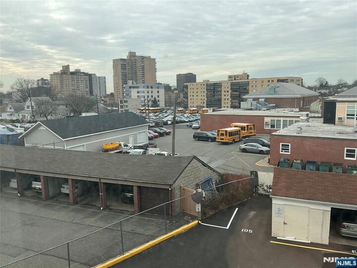 Property Photo:  2195 N Central Road 3E  NJ 07024 