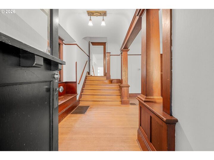 Property Photo:  2516 NE Clackamas St  OR 97232 