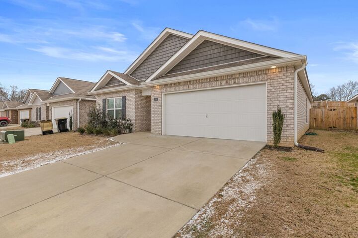 Property Photo: 1508 Heritage Cir SE AL 35055 - CULLMAN