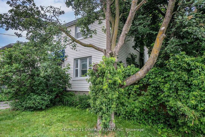 Property Photo:  327 Richelieu Avenue  ON K1L 6J8 