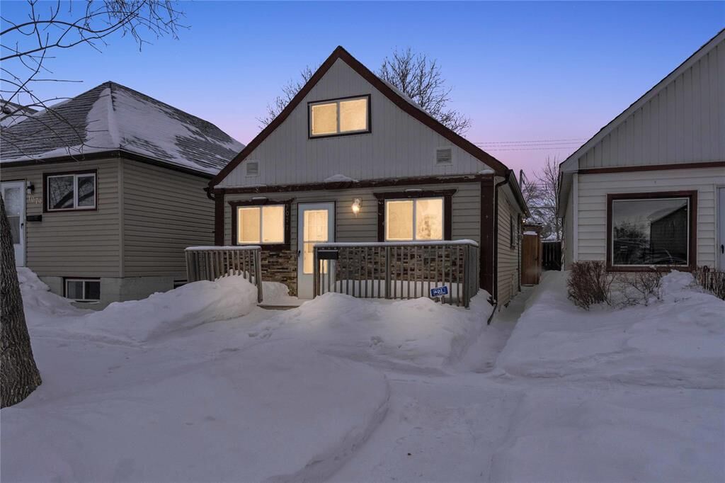 Property Photo:  1077 Alfred Avenue  MB R2X 0V5 
