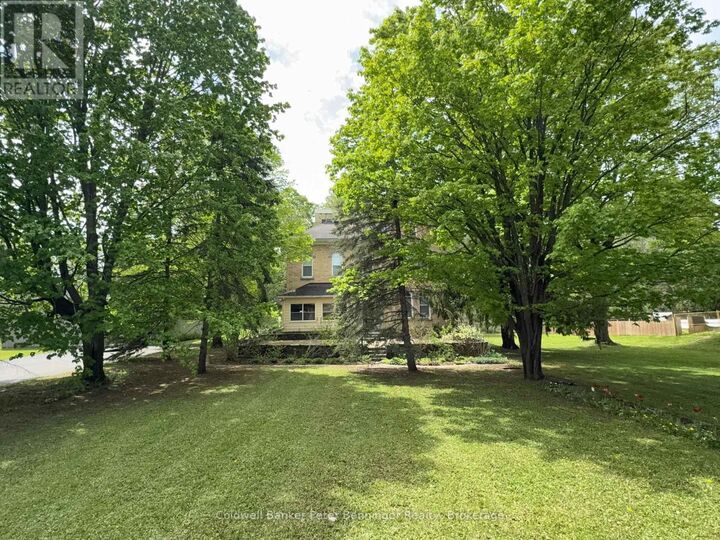 Property Photo: 538 Queen Street North ON N0G 2N0