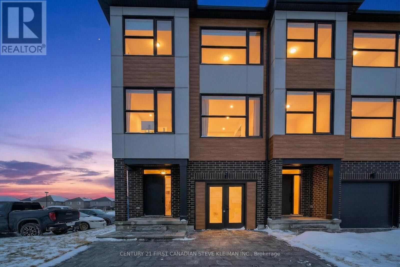 Property Photo:  2830 Tokala Trail 103  ON N6G 5B4 