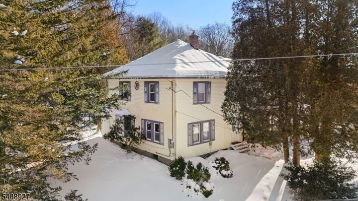 Property Photo:  1 Old Dingman Rd  NJ 07851 