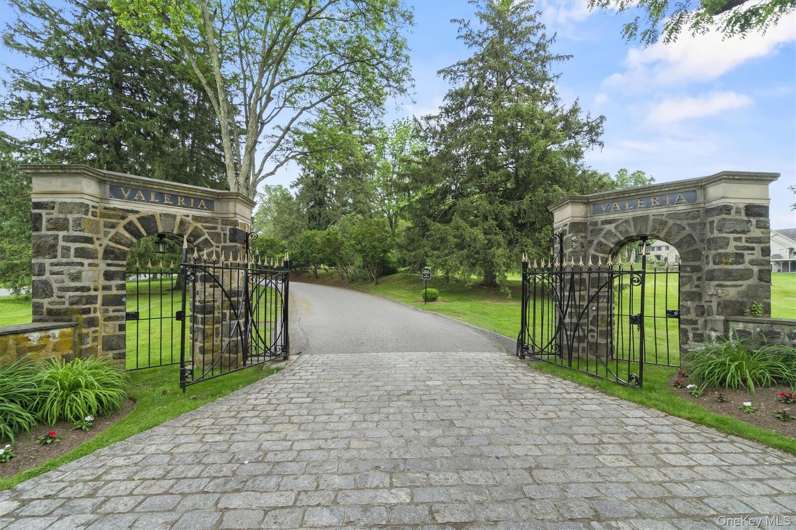 Property Photo:  341 Furnace Dock Road 11  NY 10567 