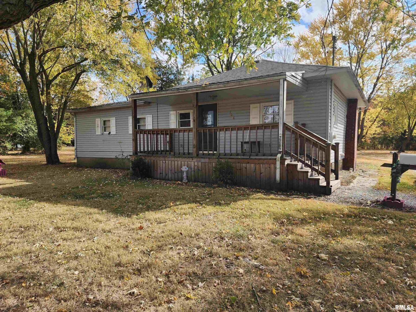 Property Photo: 708 E 15th Street IL 62865