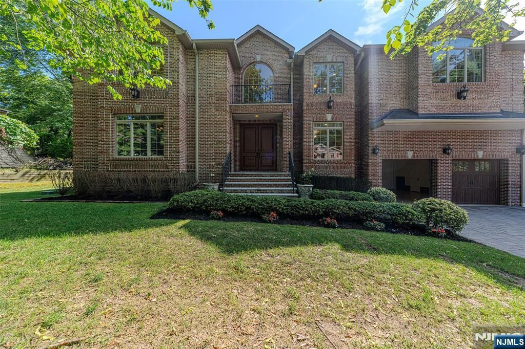 Property Photo: 186 Hickory Lane NJ 07624