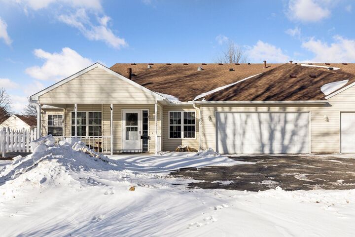 Property Photo:  432 Sarazin Street  MN 55379 