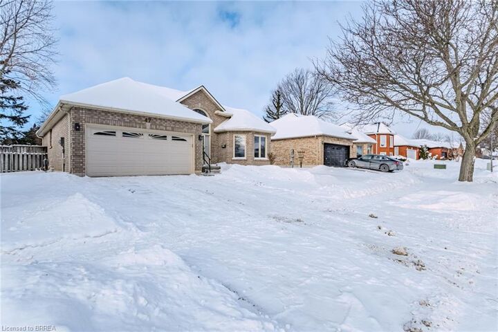 Property Photo:  47 Maplecrest Lane  ON N3R 7T9 