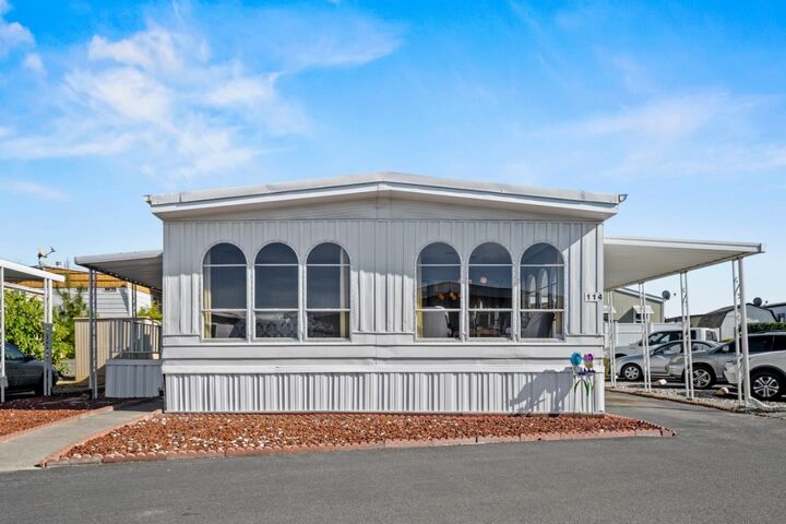 Property Photo:  150 Kern Street 114  CA 93905 