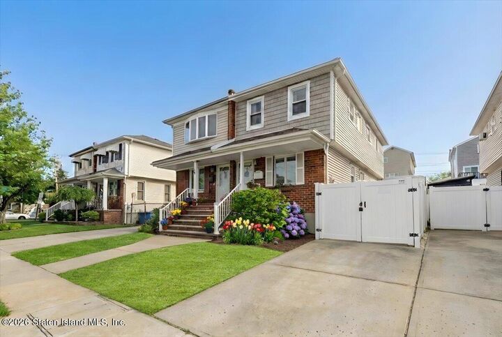 Property Photo:  76 E Brandis Avenue  NY 10308 