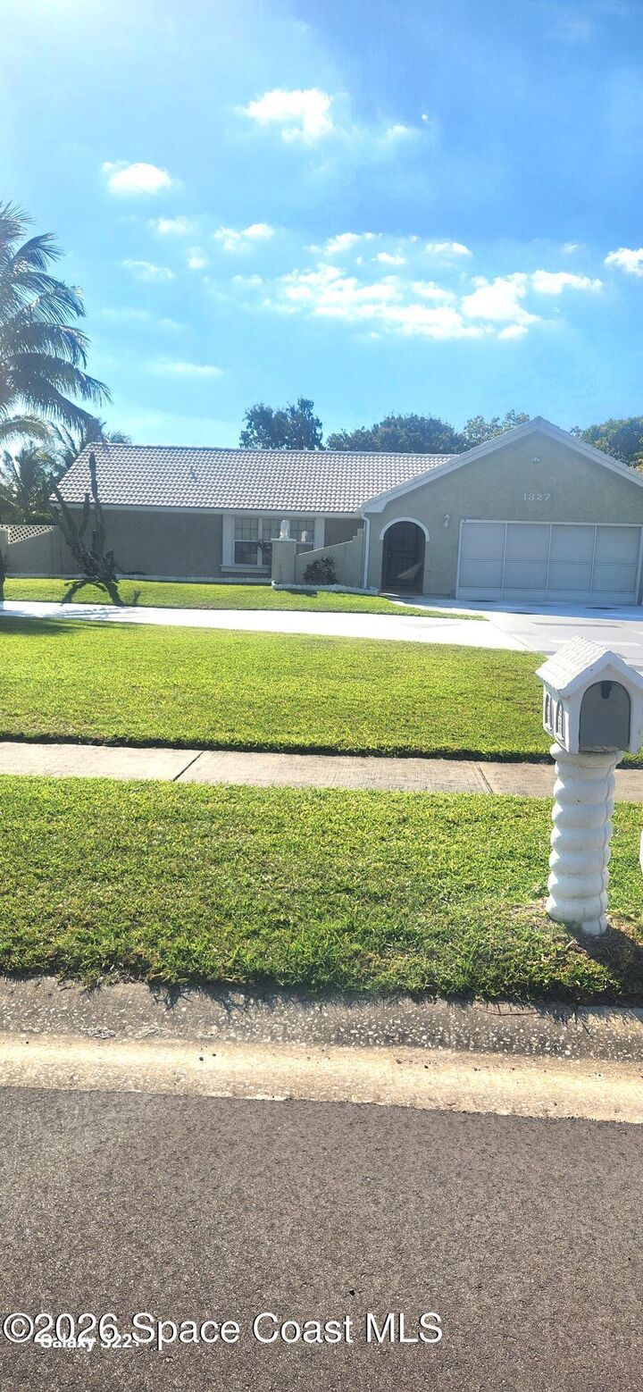 Property Photo:  1327 Cherry Hills Road NE  FL 32905 