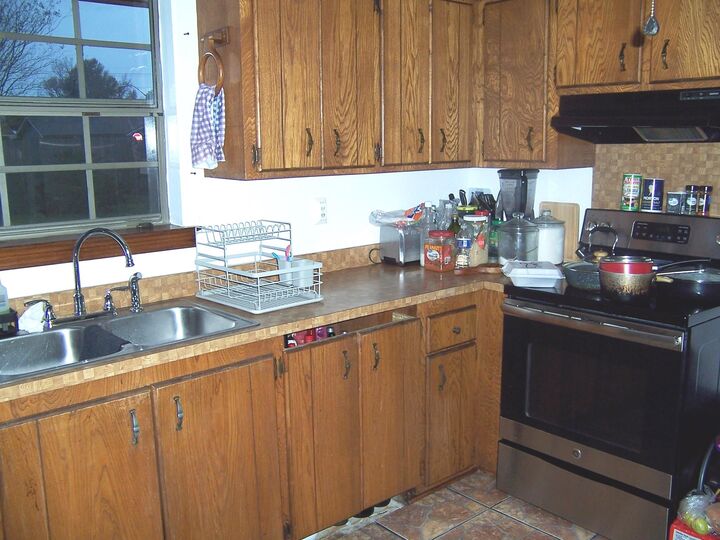 Property Photo:  3700 Thomas Dr  LA 70363 
