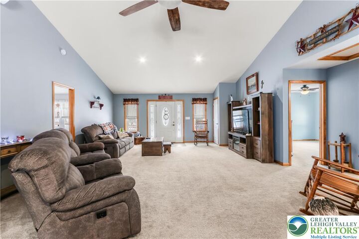 Property Photo:  405 Rabbit Run Road  PA 18211 