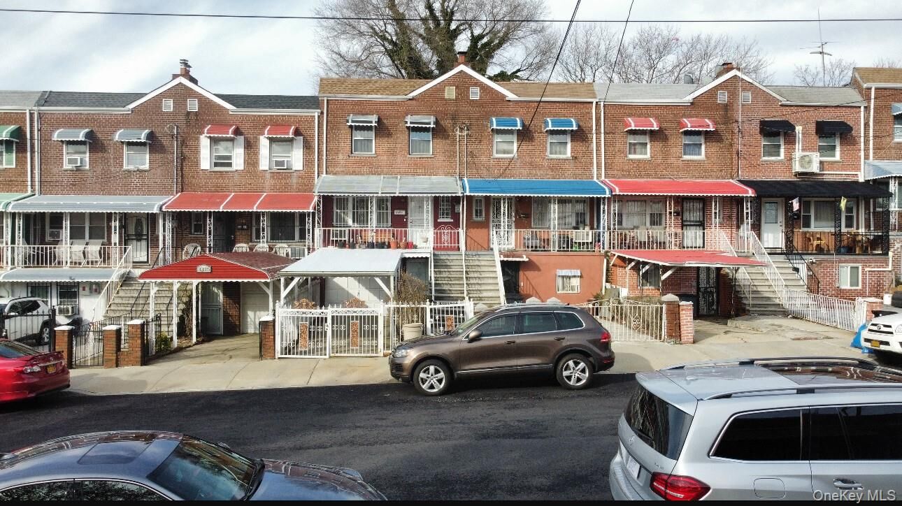Property Photo:  3317 Gunther Avenue  NY 10469 