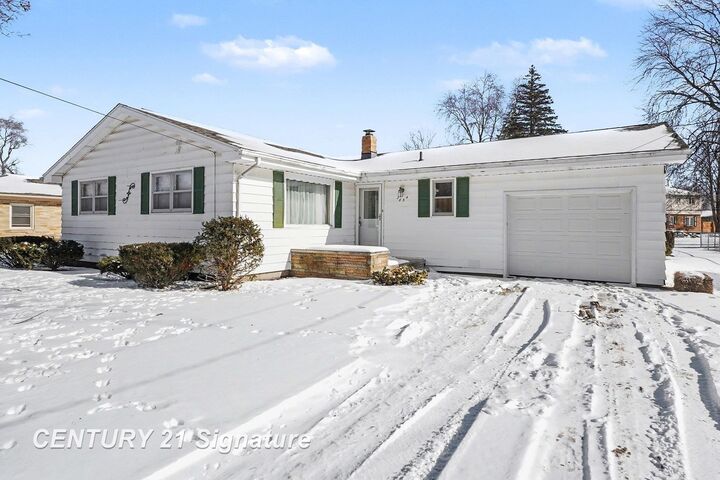 Property Photo:  2834 Clayburn Road  MI 48603 