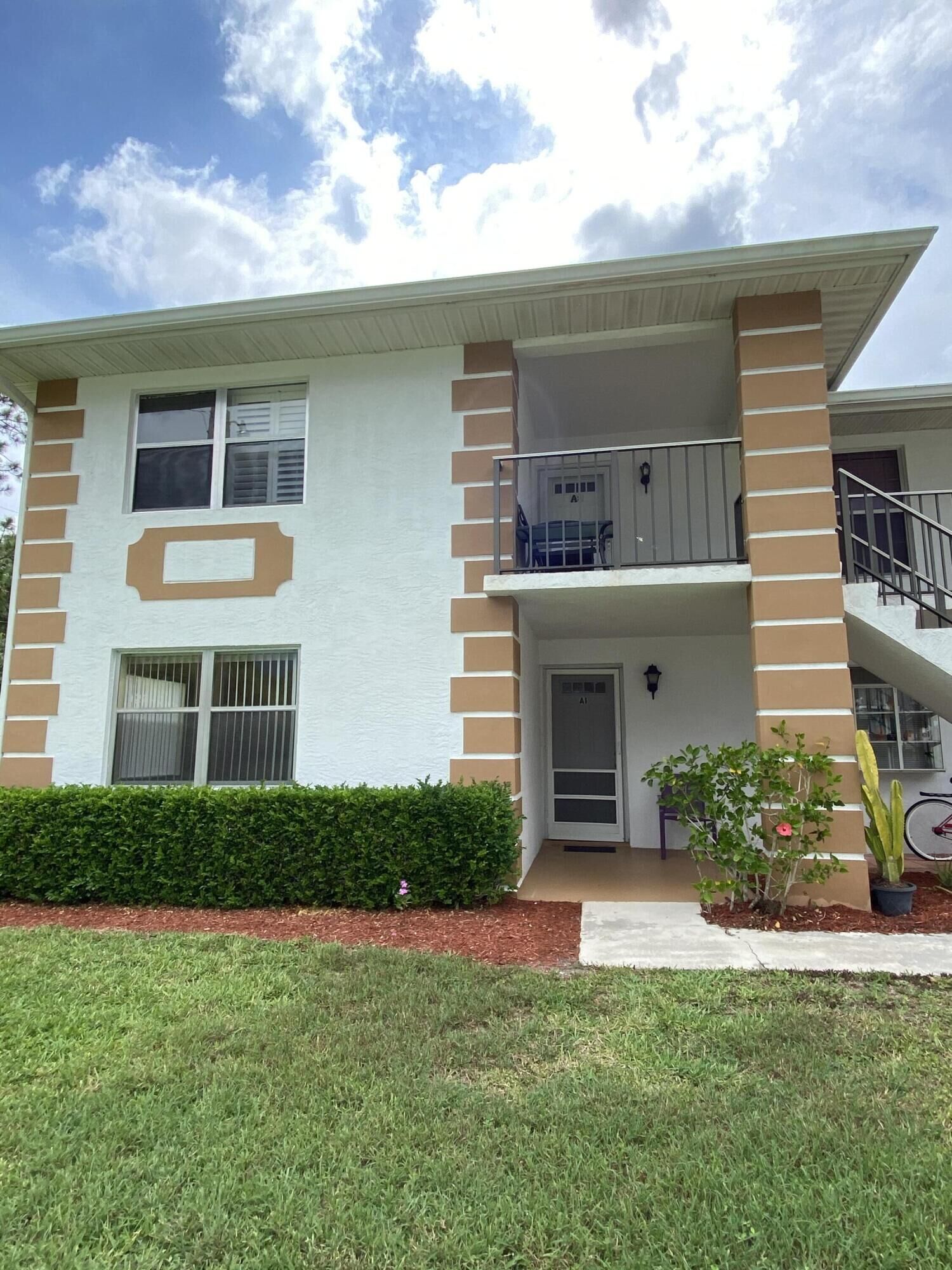 Property Photo:  533 S Lakes End Drive 1  FL 34982 