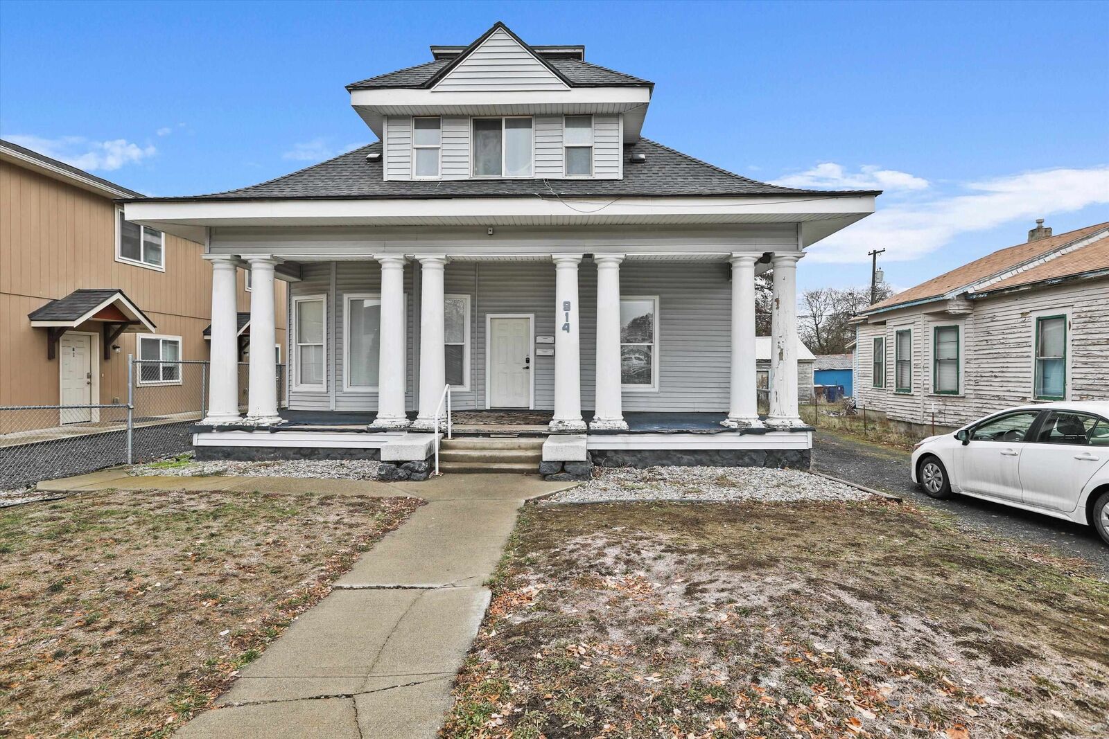 Property Photo:  914 W Mansfield Ave  WA 99205 