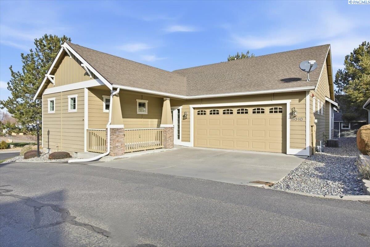 Property Photo: 8010 W 21st Ave WA 99338