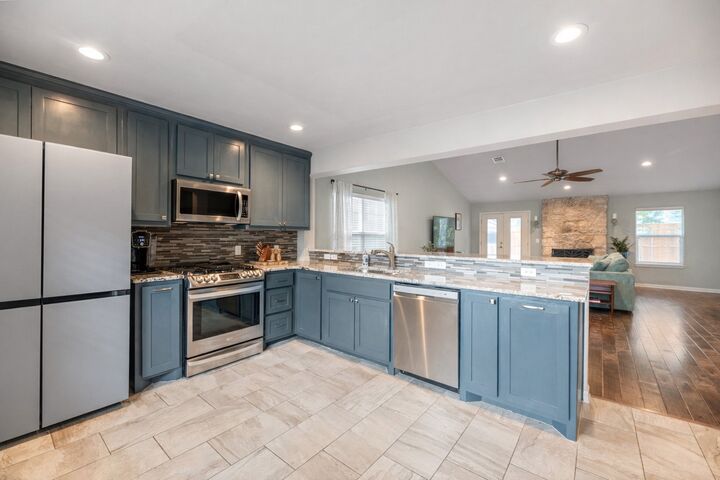 Property Photo:  9810 Willers Way  TX 78748 