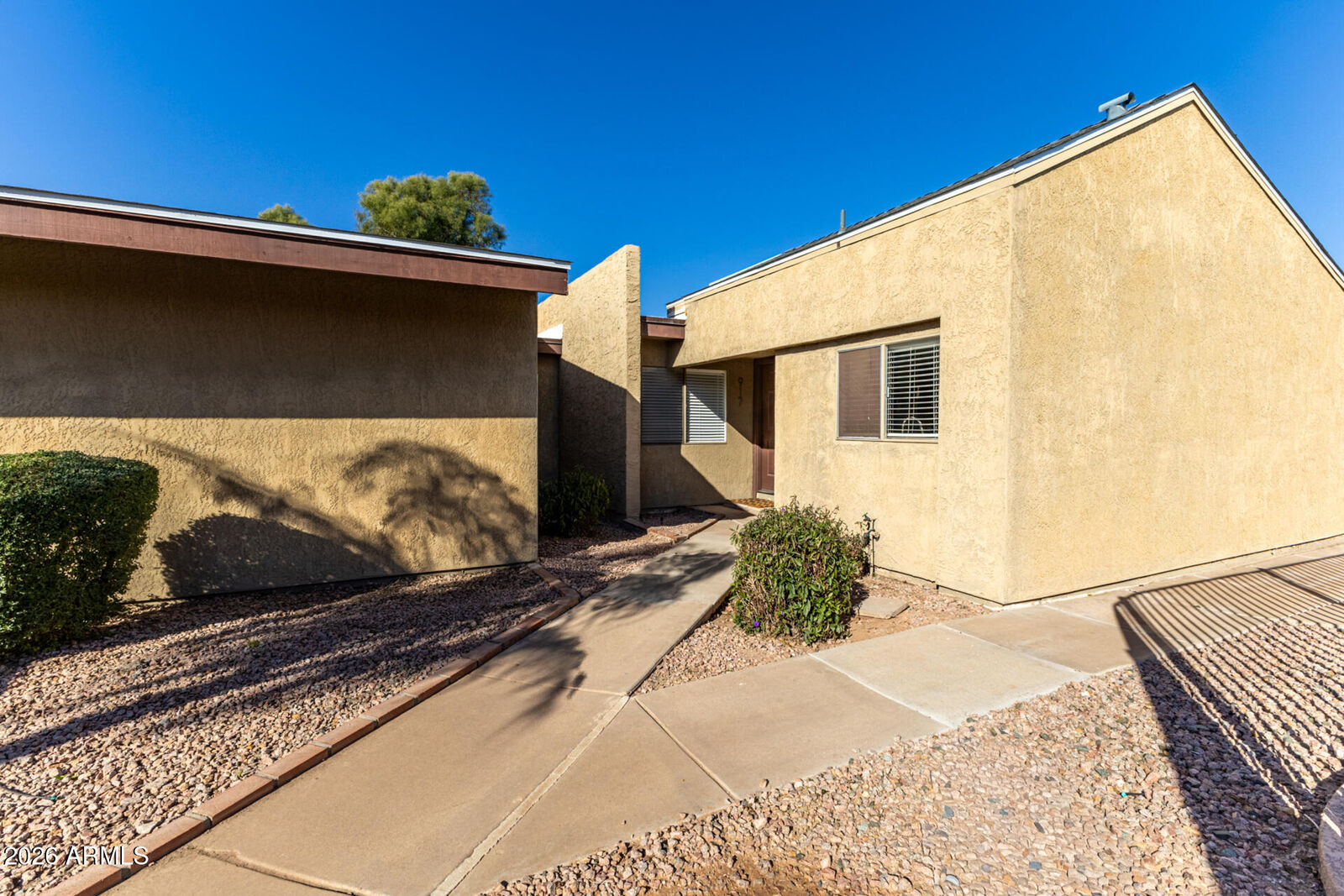 Property Photo:  917 S Hacienda Drive  AZ 85281 