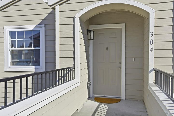 Property Photo:  852 Diablo Avenue 304  CA 94947 