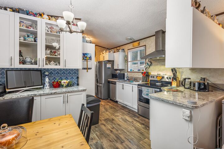 3942 Columbia Valley Road 18 — photo 1