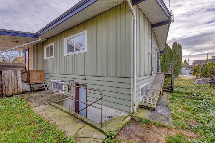 Property Photo:  11939 Dover Street  BC V2X 5P6 