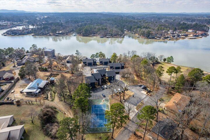 Property Photo:  203 Stearns Point, Unit F-1  AR 71913 