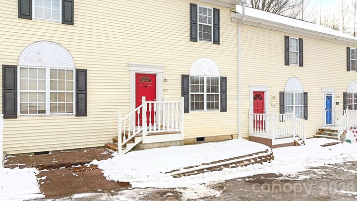 Property Photo:  1055 19th Street NE  NC 28601 