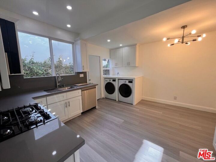 Property Photo:  841 N Kilkea Dr  CA 90046 