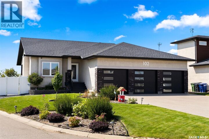 Property Photo:  102 Plains Court  SK S0G 3Z0 