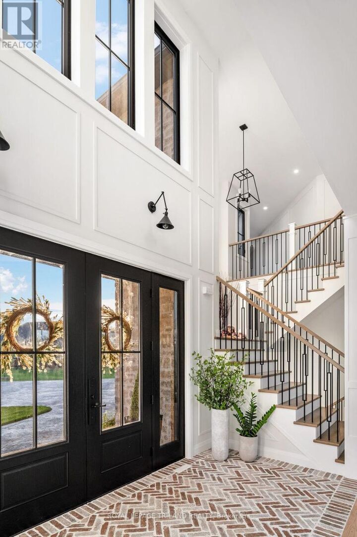 Property Photo: 9861 Glendon Drive 202 ON N0L 1R0