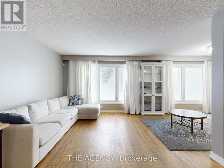 Property Photo:  54 Manorglen Crescent  ON M1S 1W4 