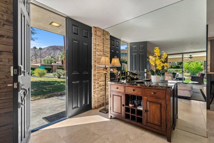 Property Photo:  72887 El Paseo #601  CA 92260 