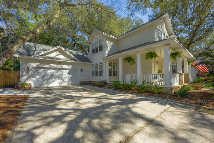 Property Photo:  1723 Lilaberry Lane  FL 32578 