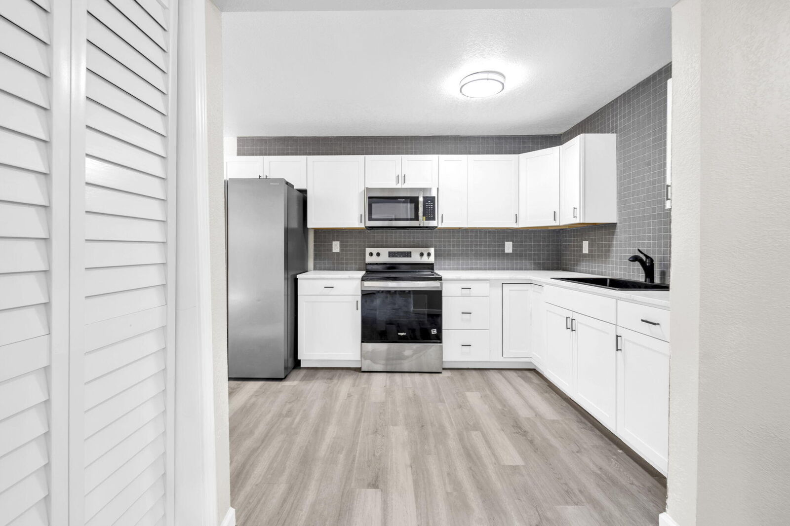 Property Photo:  107 NW Wayne Avenue  FL 32548 