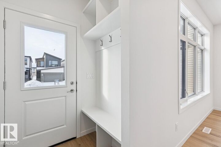 Property Photo:  327 30 Street SW  AB T6X 3L6 