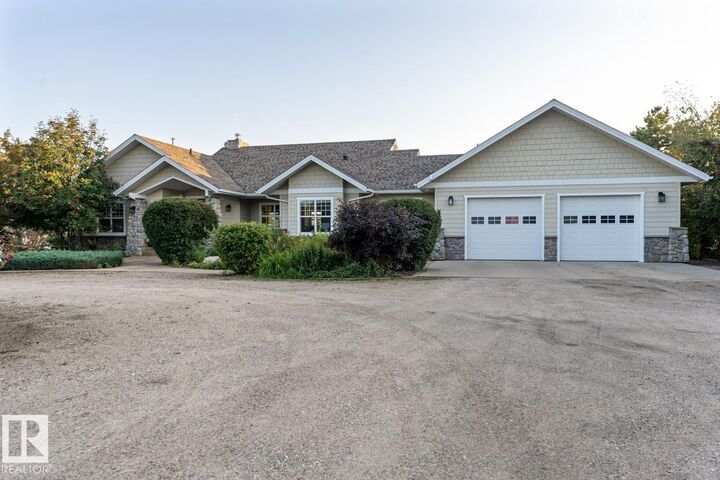 Property Photo: 46511 Twp Rd 611 27 AB T9N 2J6