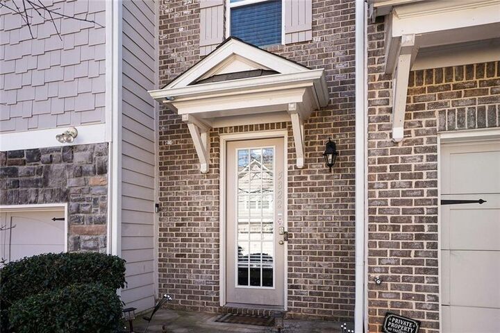 Property Photo: 5822 Keystone Point GA 30058